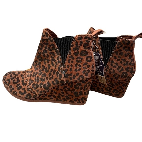 New! Toms Kelsey Cheetah Print Suede Pull On Chelsea Boots - Picture 3 of 8